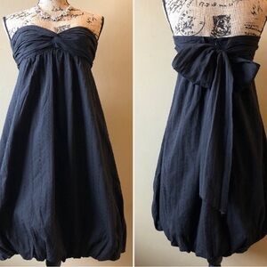 Designer gorgeous Trina Turk bubble hem black cotton eyelet dress. Size 6